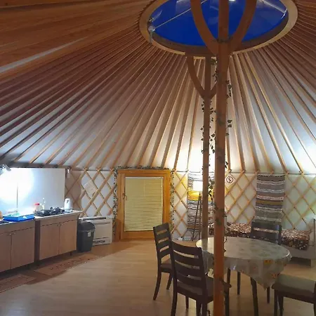 Szent Marton Jurtaszallas Zalakaros Koezeleben Lüks kamp alanı