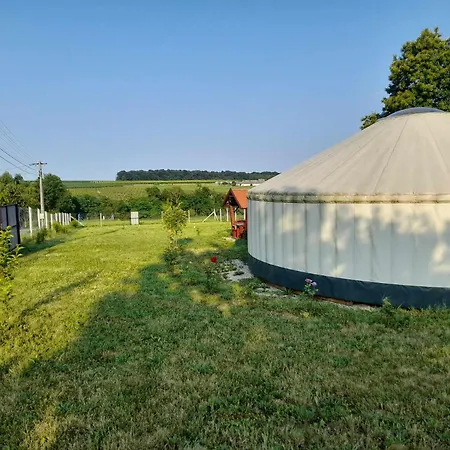 Szent Marton Jurtaszallas Zalakaros Koezeleben Lüks kamp alanı Nagyrécse