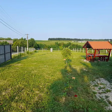 Luxury tent Szent Marton Jurtaszallas Zalakaros Koezeleben Nagyrecse